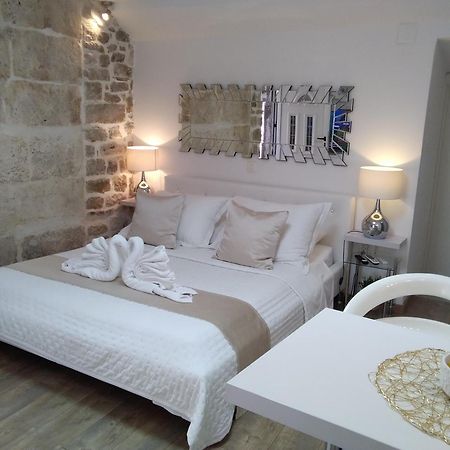 Private Apartments In Diocletians Palace Split Bagian luar foto