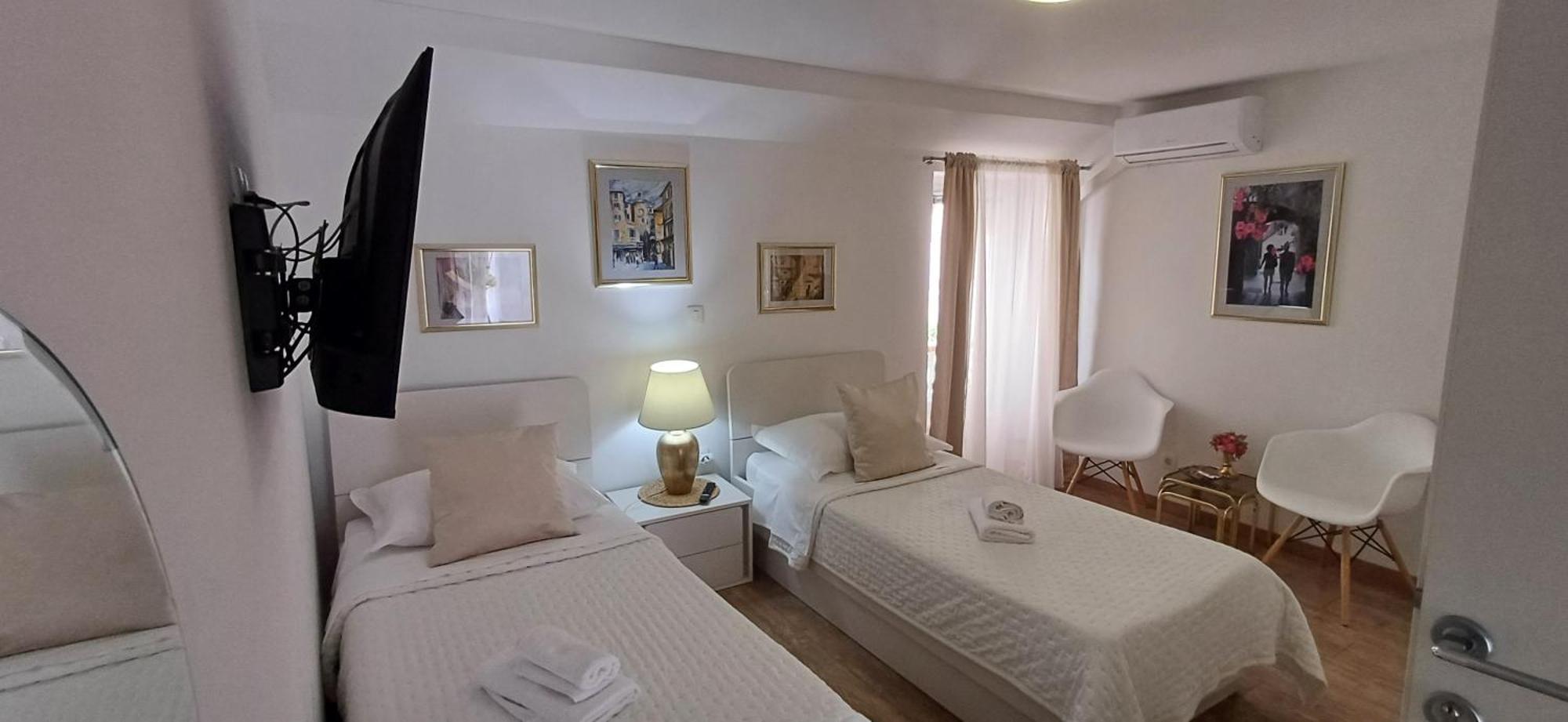 Private Apartments In Diocletians Palace Split Bagian luar foto