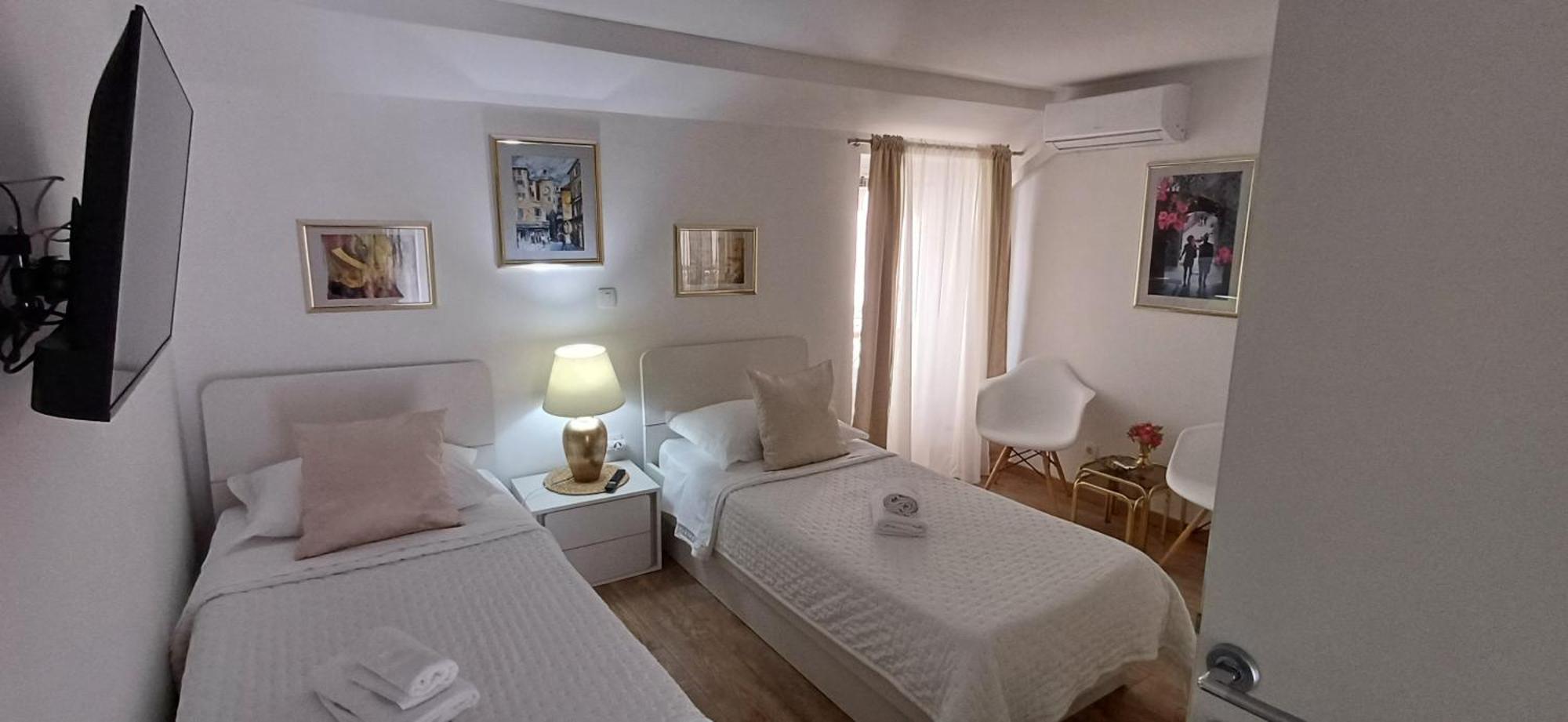 Private Apartments In Diocletians Palace Split Bagian luar foto