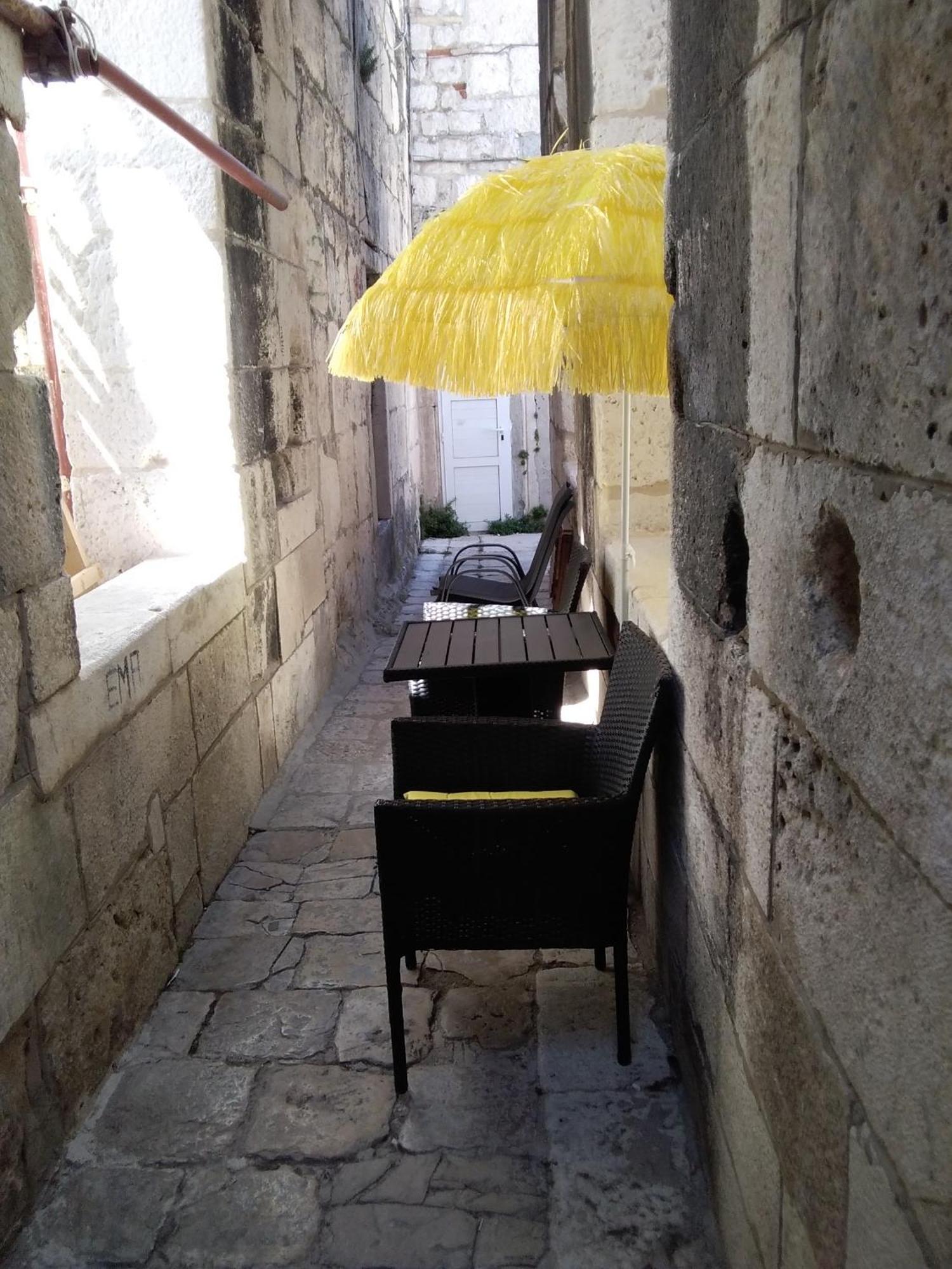 Private Apartments In Diocletians Palace Split Bagian luar foto