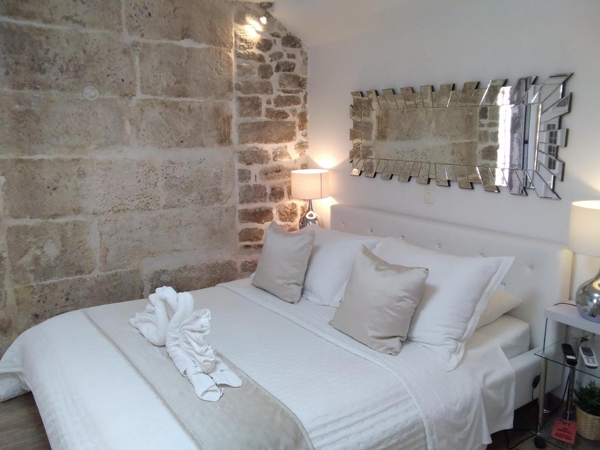 Private Apartments In Diocletians Palace Split Bagian luar foto