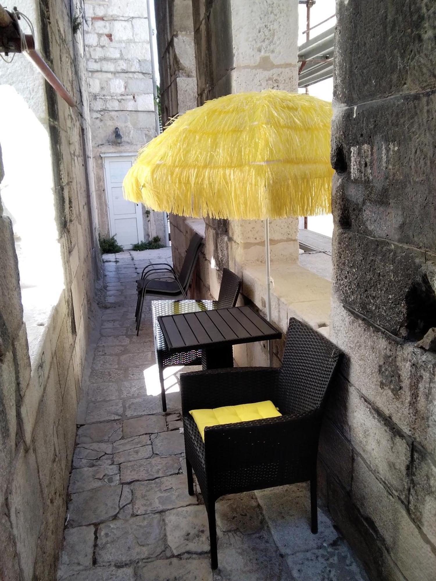 Private Apartments In Diocletians Palace Split Bagian luar foto