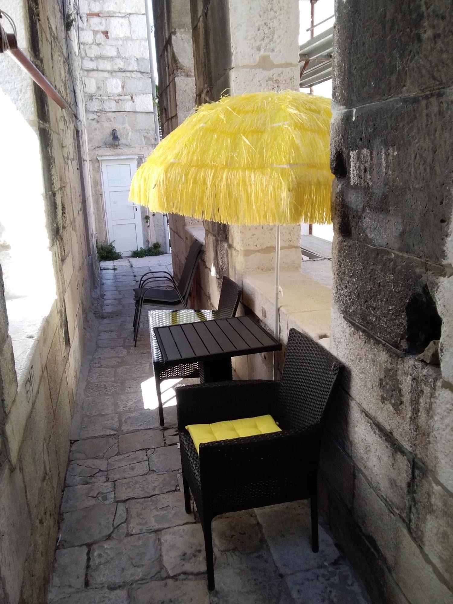 Private Apartments In Diocletians Palace Split Bagian luar foto