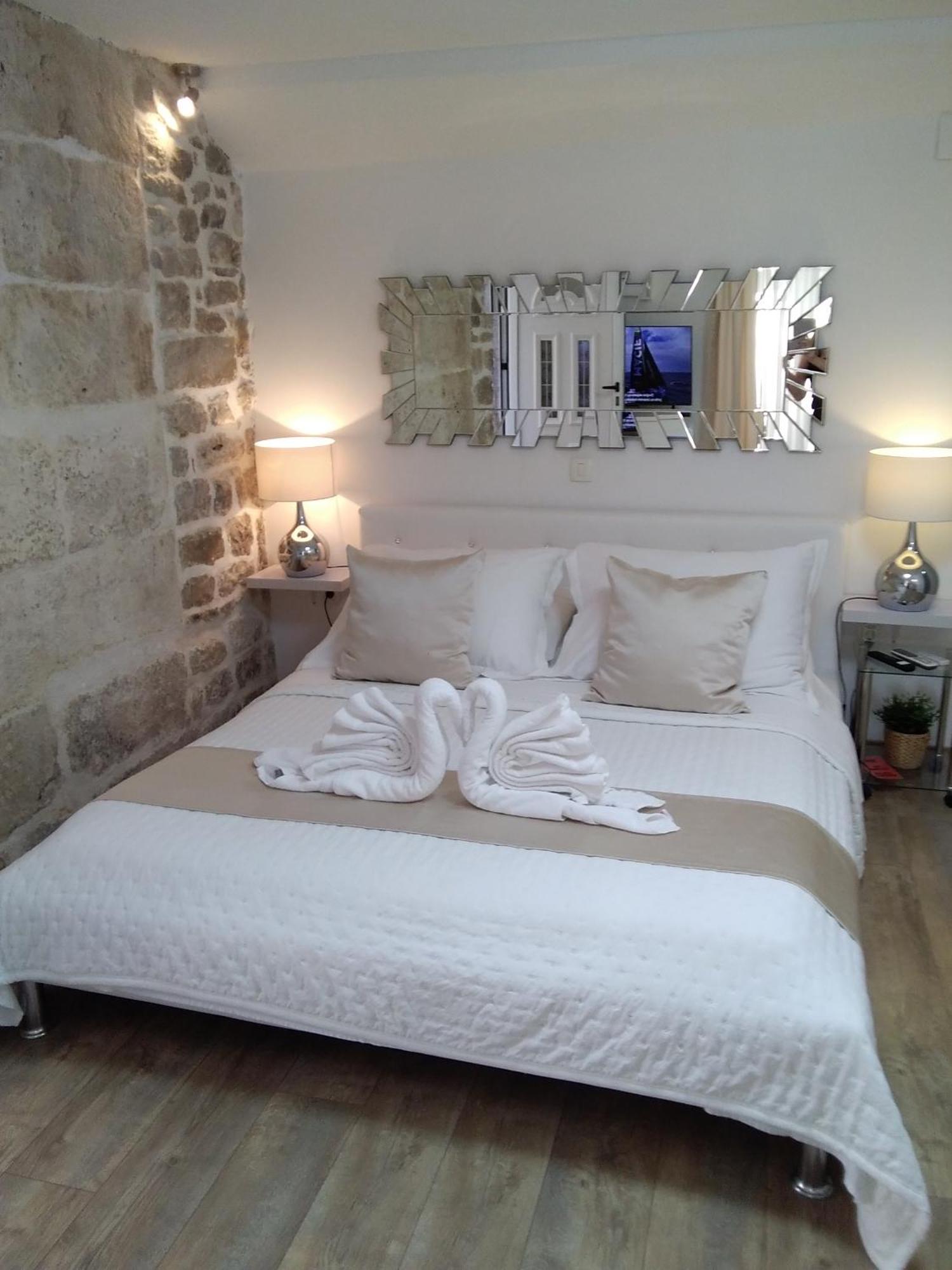 Private Apartments In Diocletians Palace Split Bagian luar foto