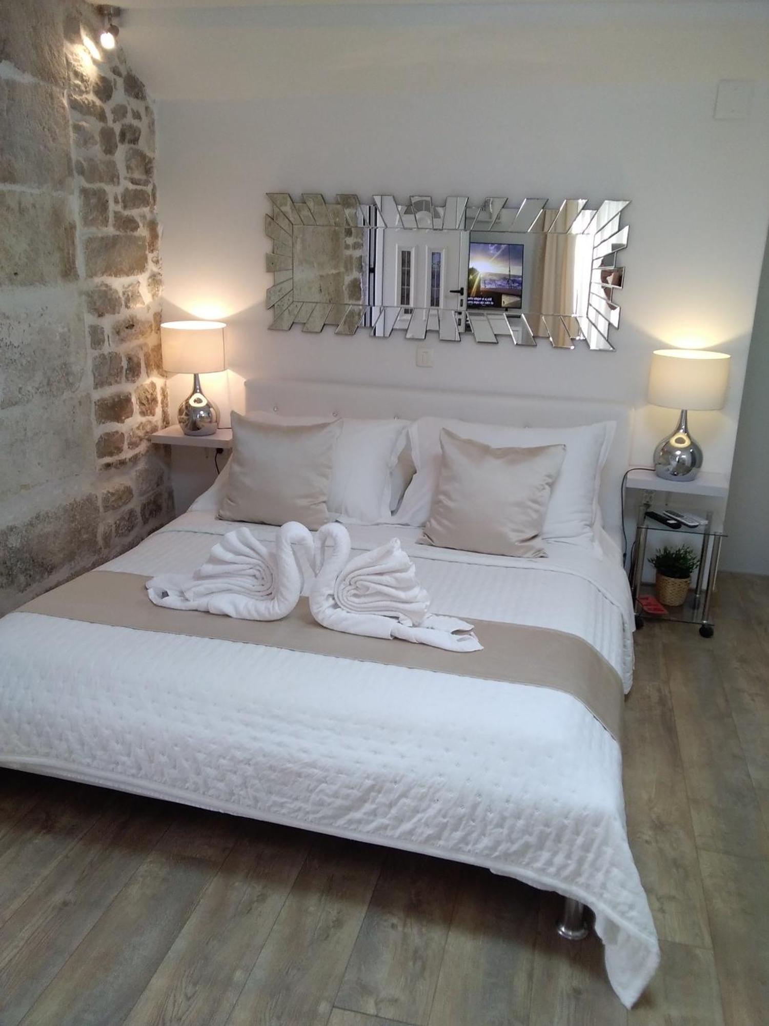 Private Apartments In Diocletians Palace Split Bagian luar foto