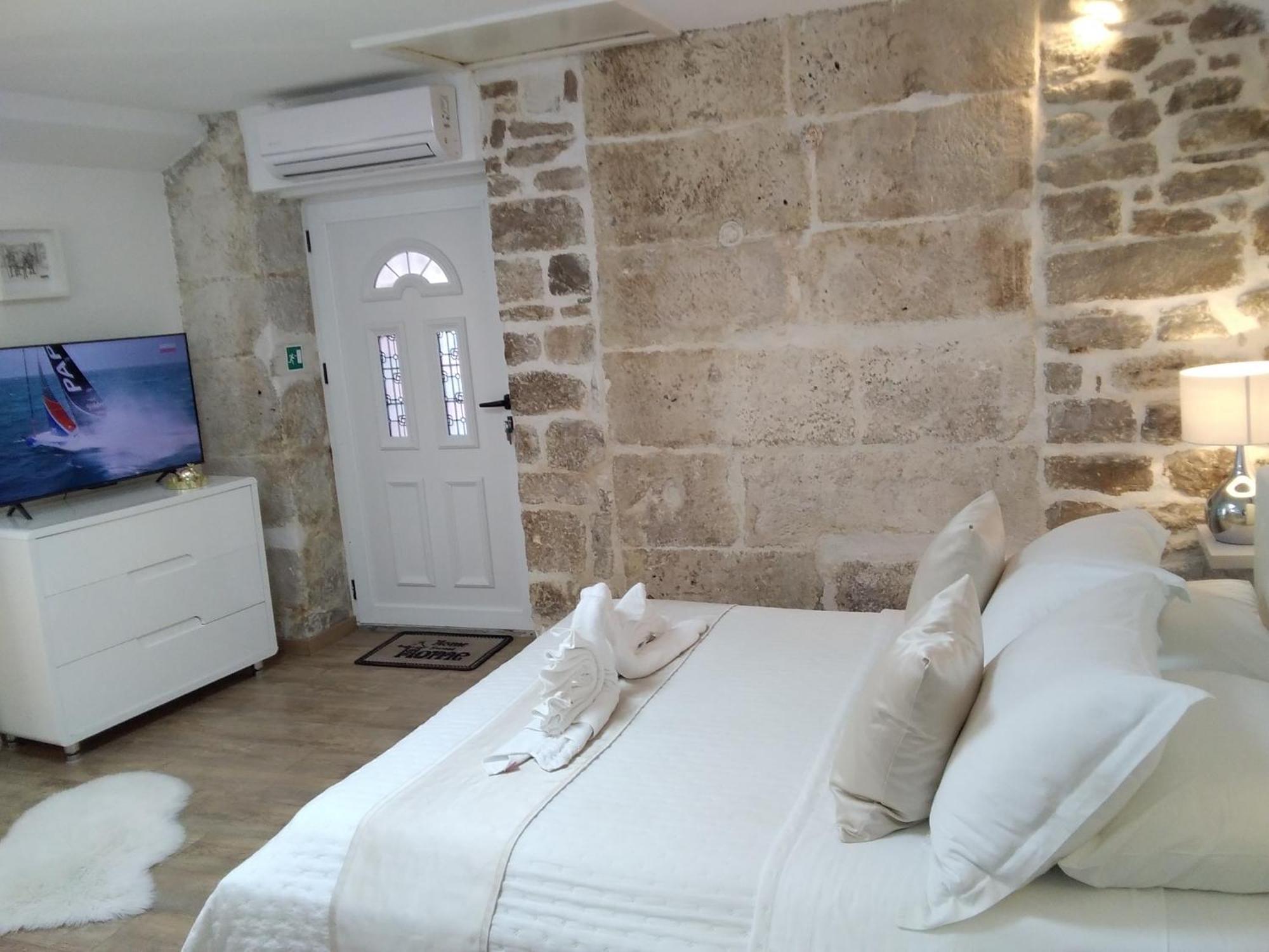 Private Apartments In Diocletians Palace Split Bagian luar foto