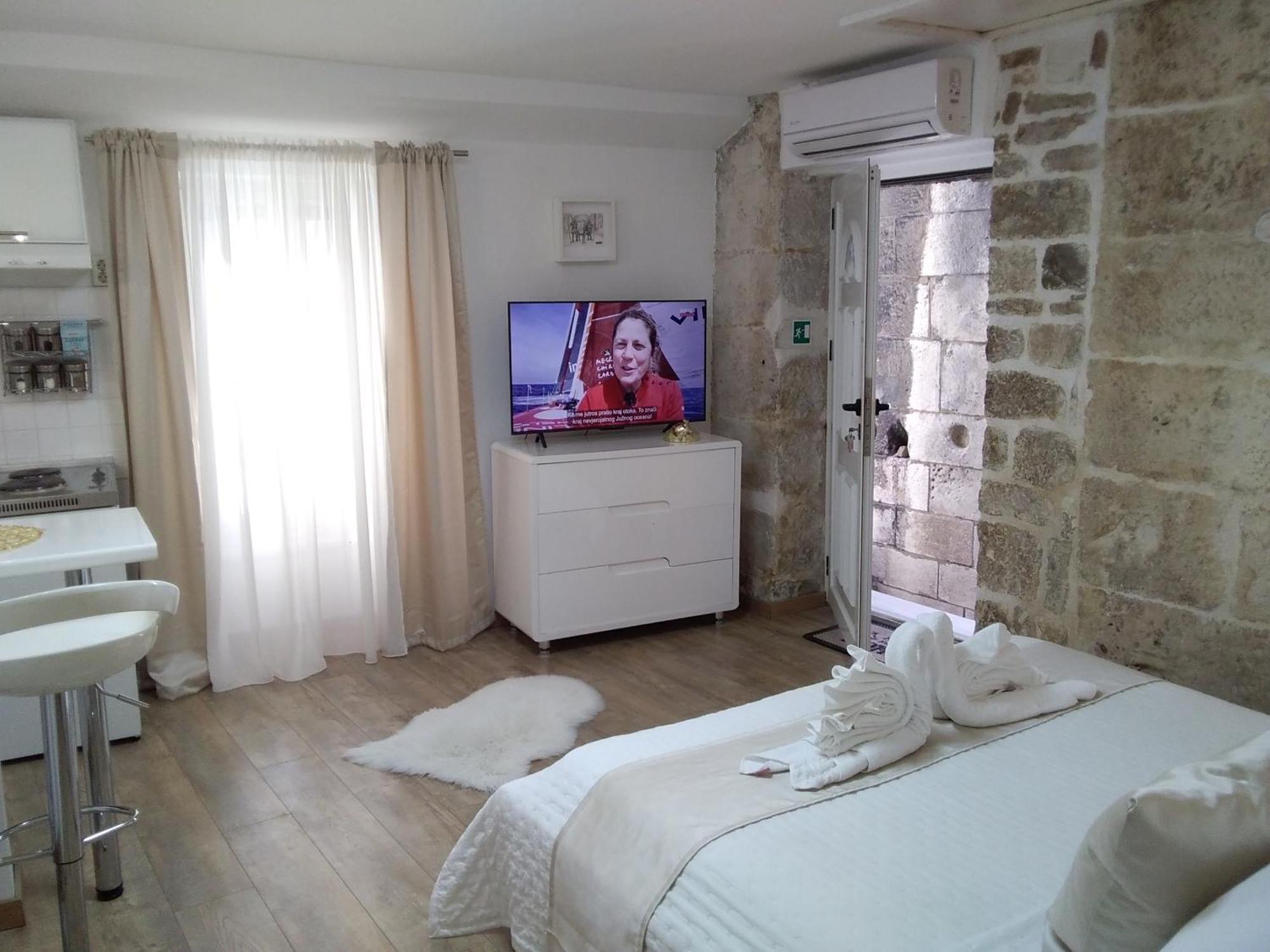 Private Apartments In Diocletians Palace Split Bagian luar foto
