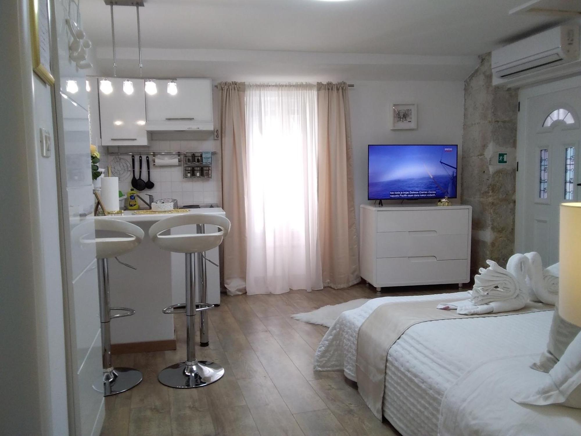 Private Apartments In Diocletians Palace Split Bagian luar foto