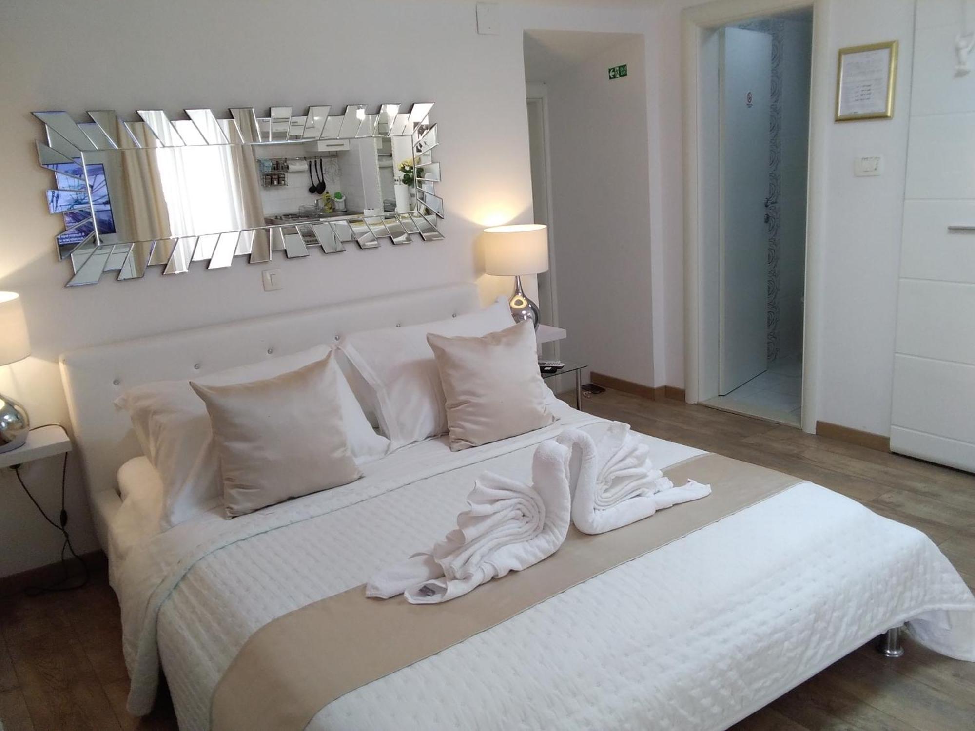 Private Apartments In Diocletians Palace Split Bagian luar foto