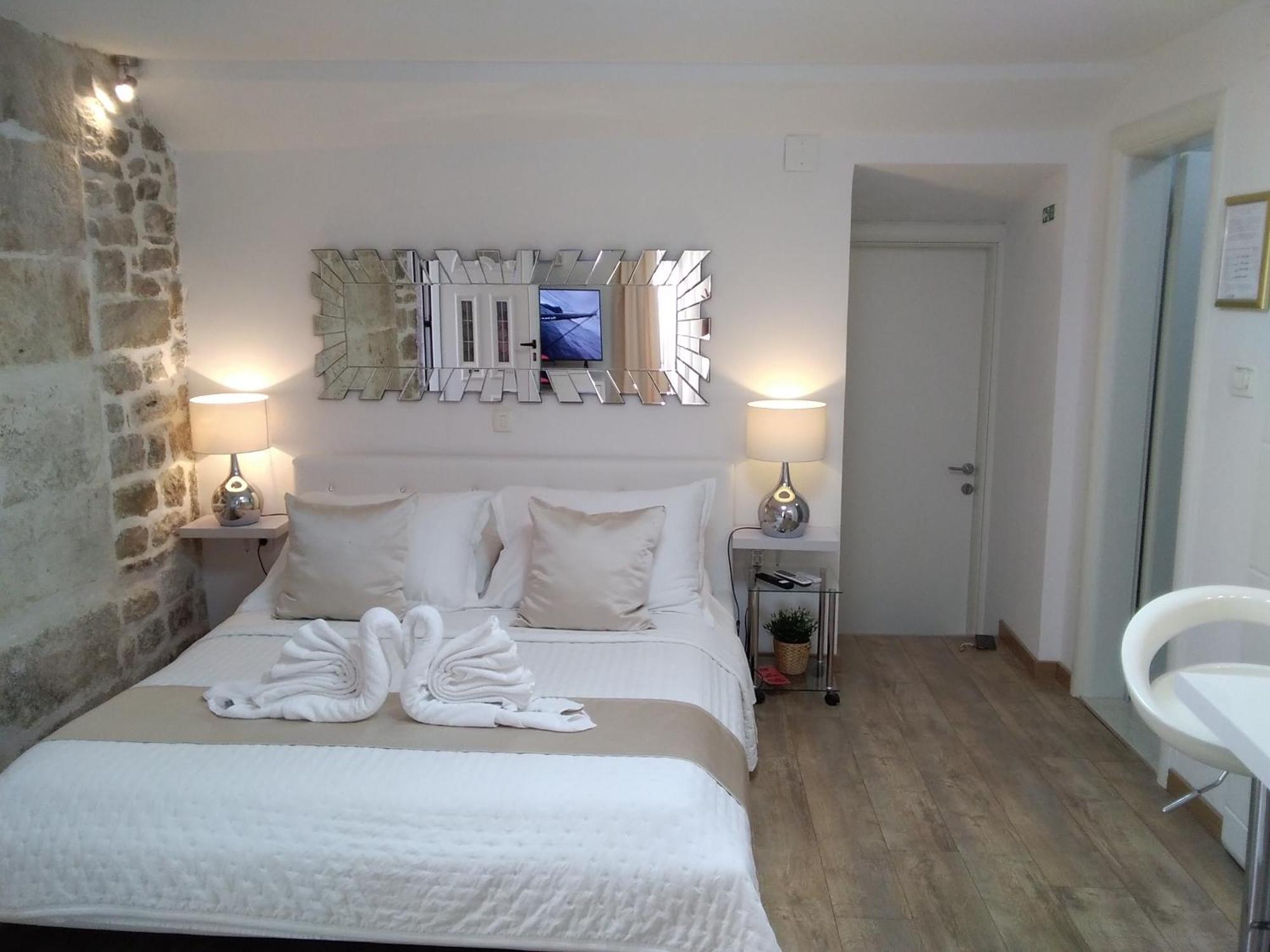 Private Apartments In Diocletians Palace Split Bagian luar foto